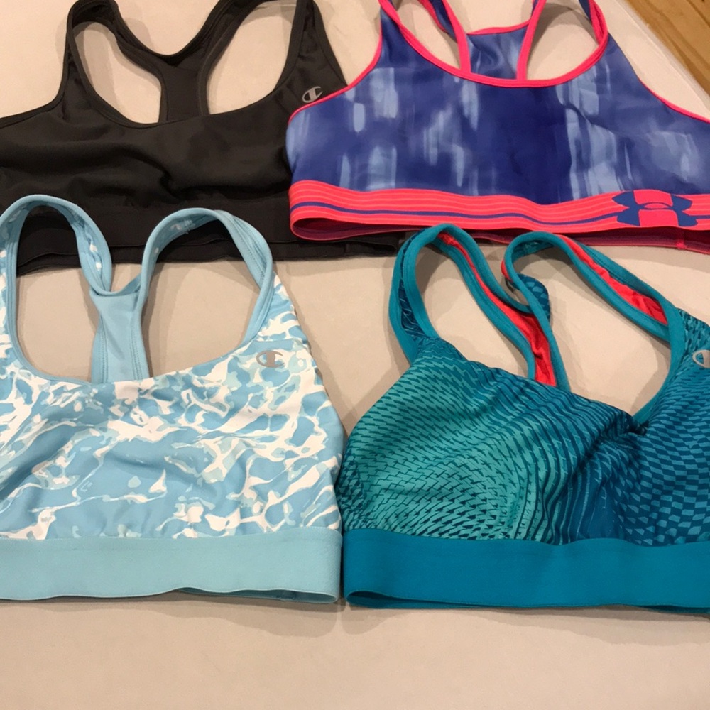Sports bra lot size medium